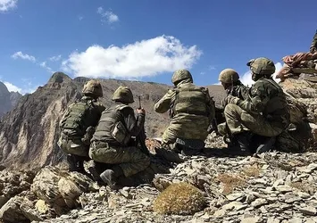 Hakkari'de 3 terörist etkisiz hale getirildi