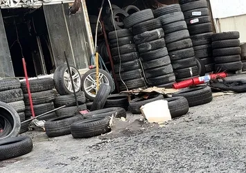 Avcılar'da otolastikçide yangın paniği