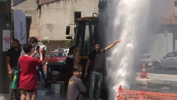 İSKİ yine boru patlattı! Halk tepki gösterdi: Bunlar hep vatandaşın cebinden çıkıyor - 2