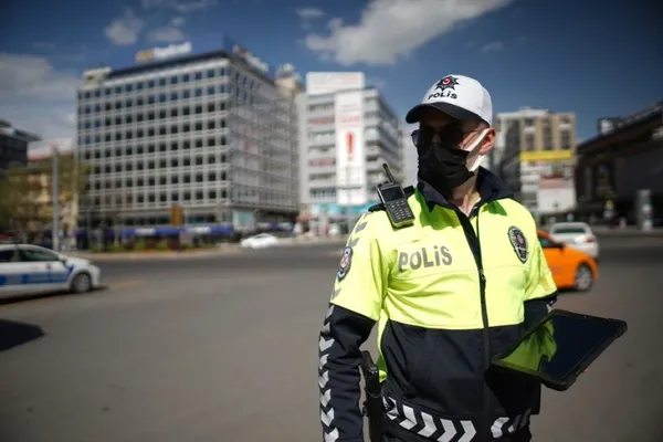 İçişleri Bakanlığından Çalışma İzinleri Görev Belgelerine yeni düzenleme! Süre uzatıldı