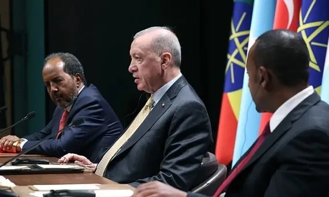 kuresel-barisa-baskan-erdogan-imzasi-yil-boyunca-bas-donduren-diplomasi-17-ulkeye-19-ziyaret-1735464637821.jpg Foto: AA