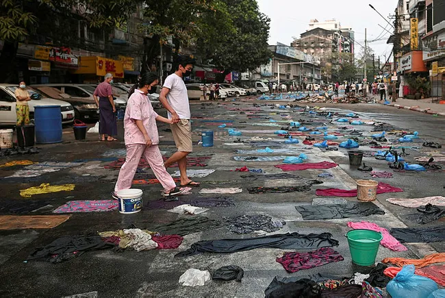 Myanmar'da protestolara kanlı müdahale! 38 kişi hayatını kaybetti - 2
