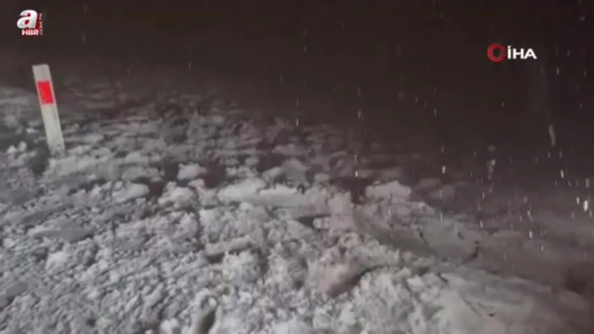 Bartın'da kar yağışı devam ediyor