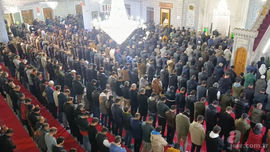 Kutlu gece Miraç Kandili yurt genelinde idrak edildi 18