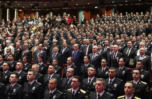 Başkan Erdoğan yurt dışındaki polis güçleriyle bir bir görüştü: Göreve uğurlama töreninde dua etti