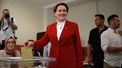 Meral Akşener oyunu kullandı