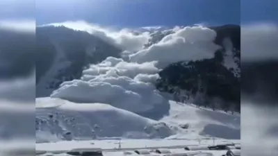 Hindistan’a çığ düştü!