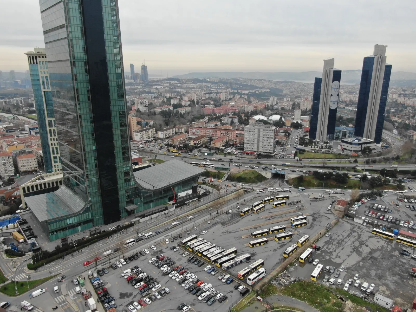 CHP’li İBB’den 2 milyar dolarlık tezgah! Levent’teki İETT Garajı arazisi imara açıldı
