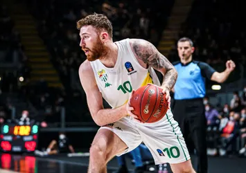 Chicago Bulls milli basketbolcu Onuralp Bitim ile iki yönlü kontrat imzaladı