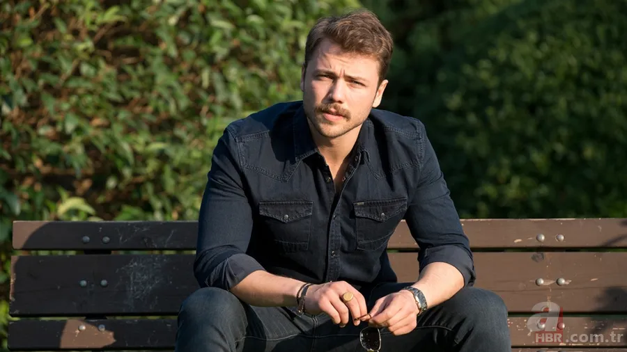 Arıza’nın yıldızı Tolga Sarıtaş’tan bir ilk! Sevgilisi Zeynep Mayruk ile… 4