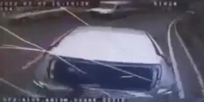 beykozda-iett-otobusunun-ortaligi-savas-alanina-cevirdigi-kazada-yeni-goruntuler-1646722310859.jpg Beykoz’da İETT otobüsünün ortalığı savaş alanına çevirdiği kazada yeni görüntüler - 2