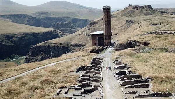 UNESCO Dünya Kültür Mirası Listesi’nde yer alıyor! 950 yıllık Ebu’l Manuçehr Camii’nde tarih yeniden canlanacak