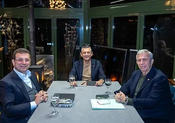 CHP'deki 3'lü zirveden ne çıktı? Özgür Özel ve Ekrem İmamoğlu'ndan ön seçim ısrarı! Mansur Yavaş'tan "Centilmenlik anlaşması" vurgusu