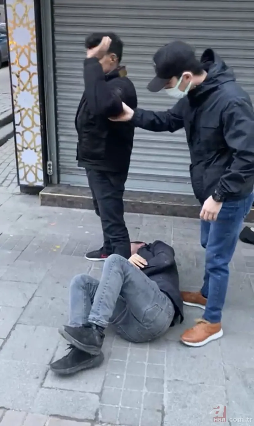 İstanbul’da kan donduran olay! Dövüldü, bıçaklandı, gaspçının bacağına sarıldı 8
