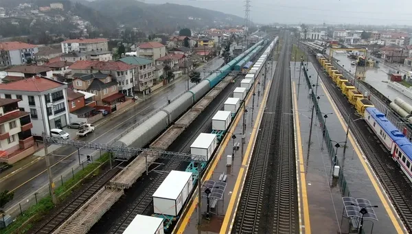sakarya-buyuksehir-deprem-bolgesinde-iki-konteyner-kent-kuruyor-1680098203891.jpg Sakarya Büyükşehir deprem bölgesinde iki konteyner kent kuruyor - 2
