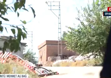 İşte itirafçı Nevzat Bahtiyar'ın evi ve kırmızı aracın park ettiği yer! A Haber görüntüledi
