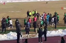 Maç sonu tekme ve yumruklar havada uçuştu