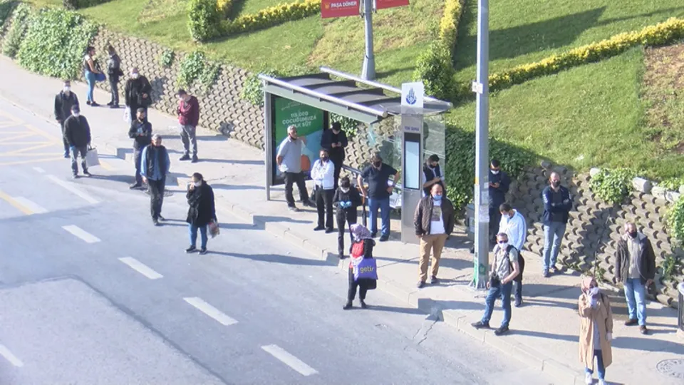 İstanbullunun toplu taşıma çilesi bitmiyor!