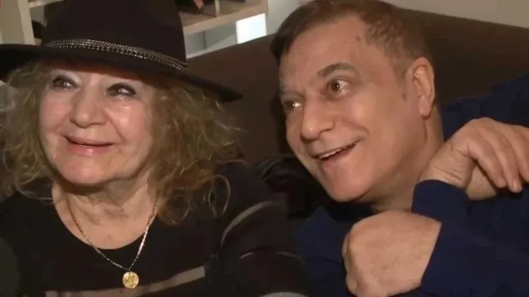 mehmet-ali-erbile-tepki-annesinin-cenazesi-varken-yaptigi-yayin-olay-oldu-1775308829029.jpeg Mehmet Ali Erbil’e tepki: Annesinin cenazesi varken yaptığı yayın olay oldu - 3