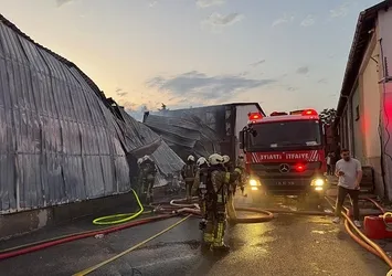 Kartal'da korku dolu anlar! Film stüdyosunda yangın çıktı