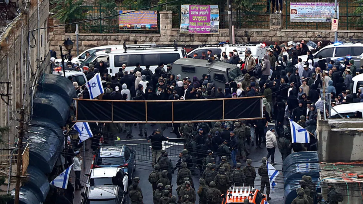 Katil İsrail'den alçaklık! El Halil'deki İbrahim Camisi'ni Müslümanlara kapattılar