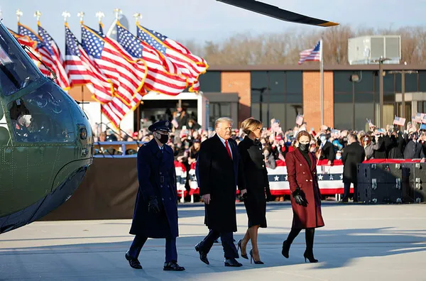 ABD medyasından iddia! "Trump çifti Beyaz Saray'da ayrı yataklarda uyuyordu"