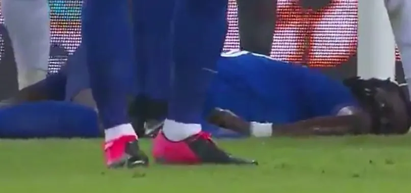 Bafetimbi Gomis saha içinde yığıldı kaldı!