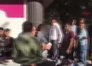Yolda yürüyen kadını görüntülüyordu, dayak yedi