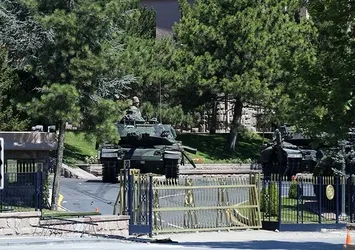 Darbecilerin karartma girişimini 'yedek sunucu' boşa çıkardı