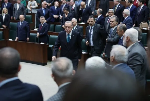 AK Parti'de seçim beyannamesinde sona gelindi: Doğru adımlarla yola devam! İşte kullanılacak sloganlar...