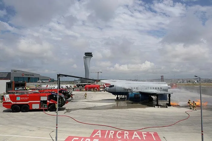 1716471173394.jpeg İstanbul Havalimanı'nda filmleri aratmayan tatbikat! Alevler yükseldi alarm verildi - 1