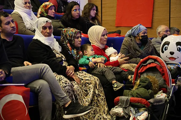 Devlet milletini ayağa kaldırdı! Depremzedelerin konut sevinci - 3