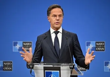 Rutte "1 milyar insanımızı korumak için gerekli" diyerek duyurdu: Yapmazsak Rusça konuşmamız gerekecek