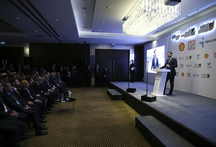 Enerji Bakanı Berat Albayrak: Kadın istihdamında hedef yüzde 40'ların üzeri - 1