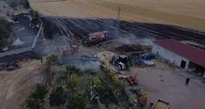Elektrik direğinden çıkan kıvılcımlar yangına yol açtı!