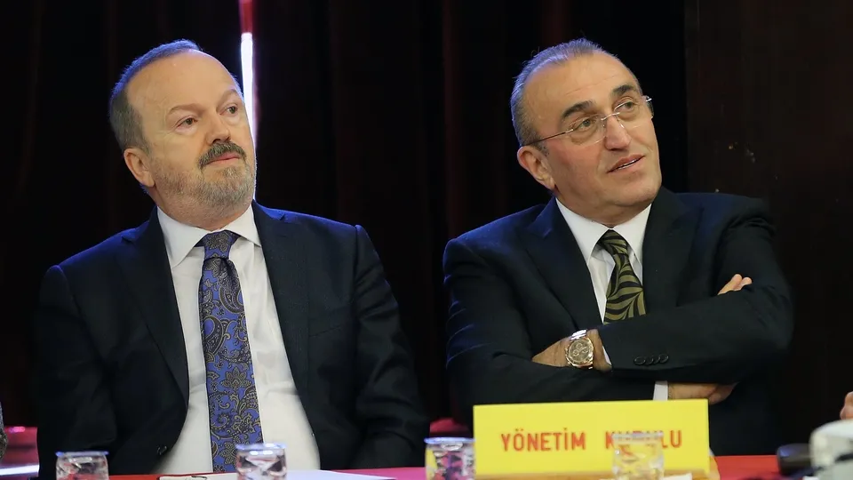 Son dakika | Galatasaray'da başkanlık yarışı kızışıyor! Soluğu o ismin yanında aldılar