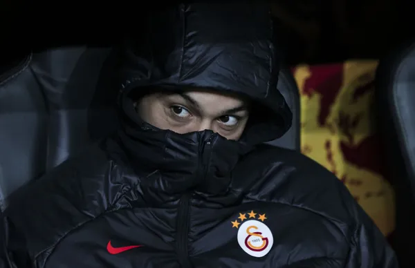 galatasaraya-super-kupa-oncesi-buyuk-sok-hakim-ziyech-sakatligi-nedeniyle-fenerbahce-karsisinda-yok-1703764102549.jpg Galatasaray'a Süper Kupa öncesi büyük şok! Hakim Ziyech sakatlığı nedeniyle Fenerbahçe karşısında yok... - 3