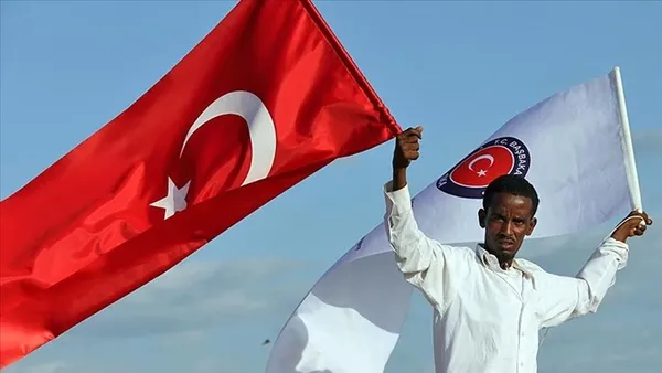 Somali’de Türkiye coşkusu! Anlaşma imzalandı halk sokaklara döküldü: Başkan Erdoğan’ın posterleri açıldı