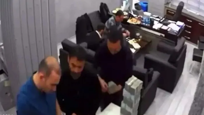 İş insanı Sarp Yalçınkaya İBB’deki kirli çarkı tek tek anlattı! Rüşvet paraları özel jetle Londra’ya