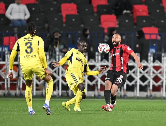 fenerbahceden-gaziantepte-govde-gosterisi-kanarya-deplasmanda-turladi-1772660674893.jpg Fenerbahçe'den Gaziantep'te gövde gösterisi! Kanarya deplasmanda turladı - 3