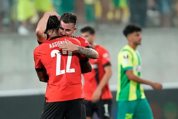 1706288757732.jpg Galatasaray'da Sacha Boey'in alternatifi belli oldu! Transfer sonrası çalışmalar başladı! Gündemdeki yıldız Fransa'dan... - 7