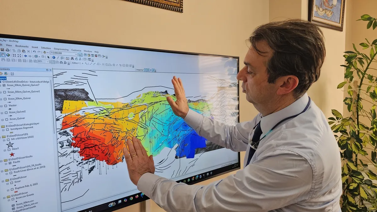 Anadolu'yu ikiye ayırabilecek gerinim ilk kez ortaya çıktı! Deprem uzmanları bunu tartışıyor