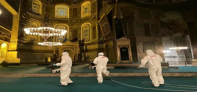 Ayasofya Camii dezenfekte edildi
