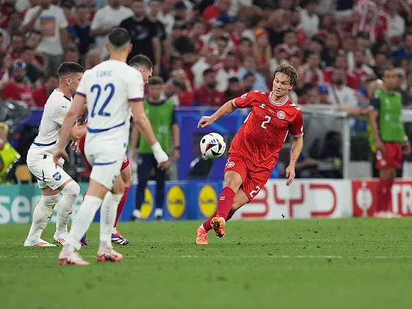 EURO 2024’te Danimarka son 16’ya gidiyor! Sırbistan’dan turnuvaya veda...