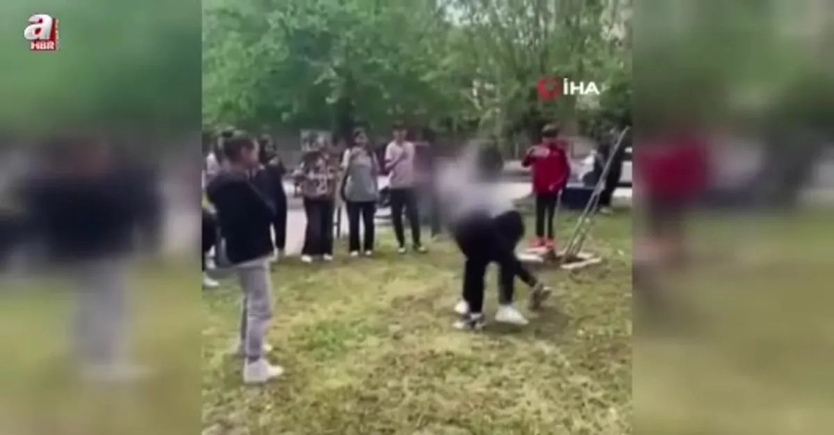 Kız öğrenciler saç saça kavga etti