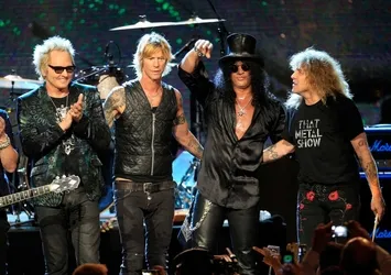 Guns N’ Roses'un İstanbul'a geliyor! Türk mutfağından özel menü talebi!