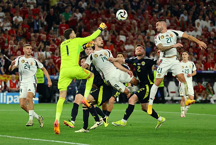 Macaristan’ı son dakika kupada tutan adam: Kevin Csoboth! | Macar futbolcu Varga baygınlık geçirdi