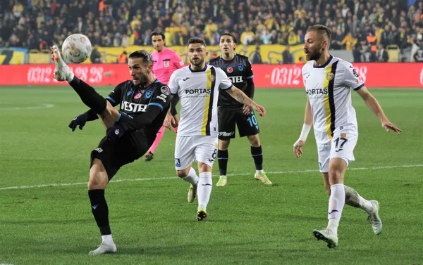 trabzonspor-ile-ankaragucu-puanlari-paylasti-1668191842912.jpg Trabzonspor ile Ankaragücü puanları paylaştı - 3