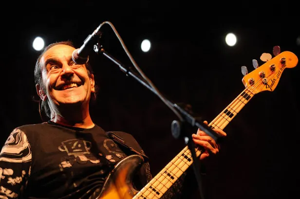 Özkan Uğur ne kanseri, hastalığı ne? MFÖ üyesi Özkan Uğur kimdir, kaç yaşında ve nereli? Sağlık durumu nasıl?