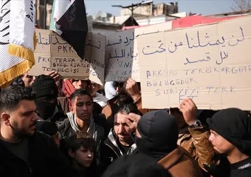 Şam'da terör örgütü PKK/YPG'ye protesto!